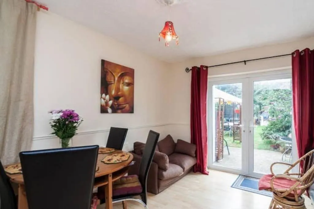 Bright House, Good Connections To Brighton contacts